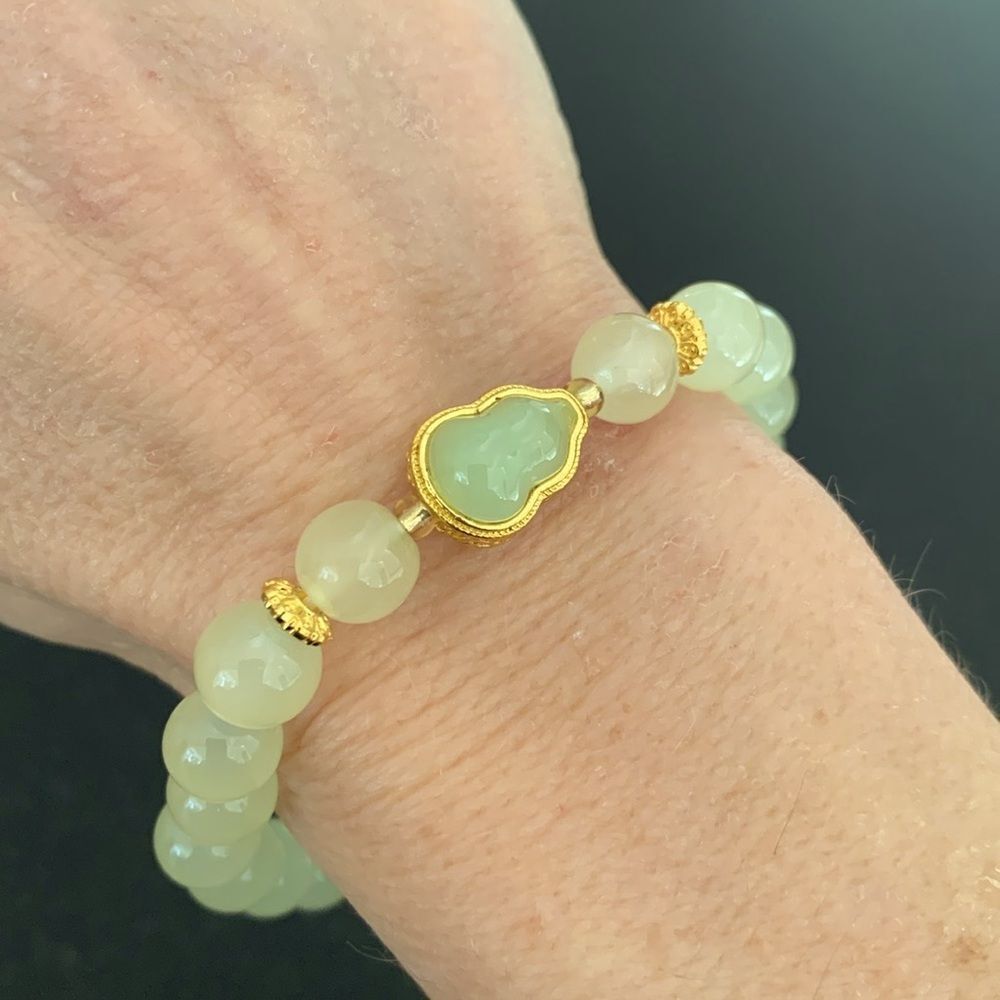 Asian Style Green Beaded Stretch Bracelet, Faux Jade or Aventurine